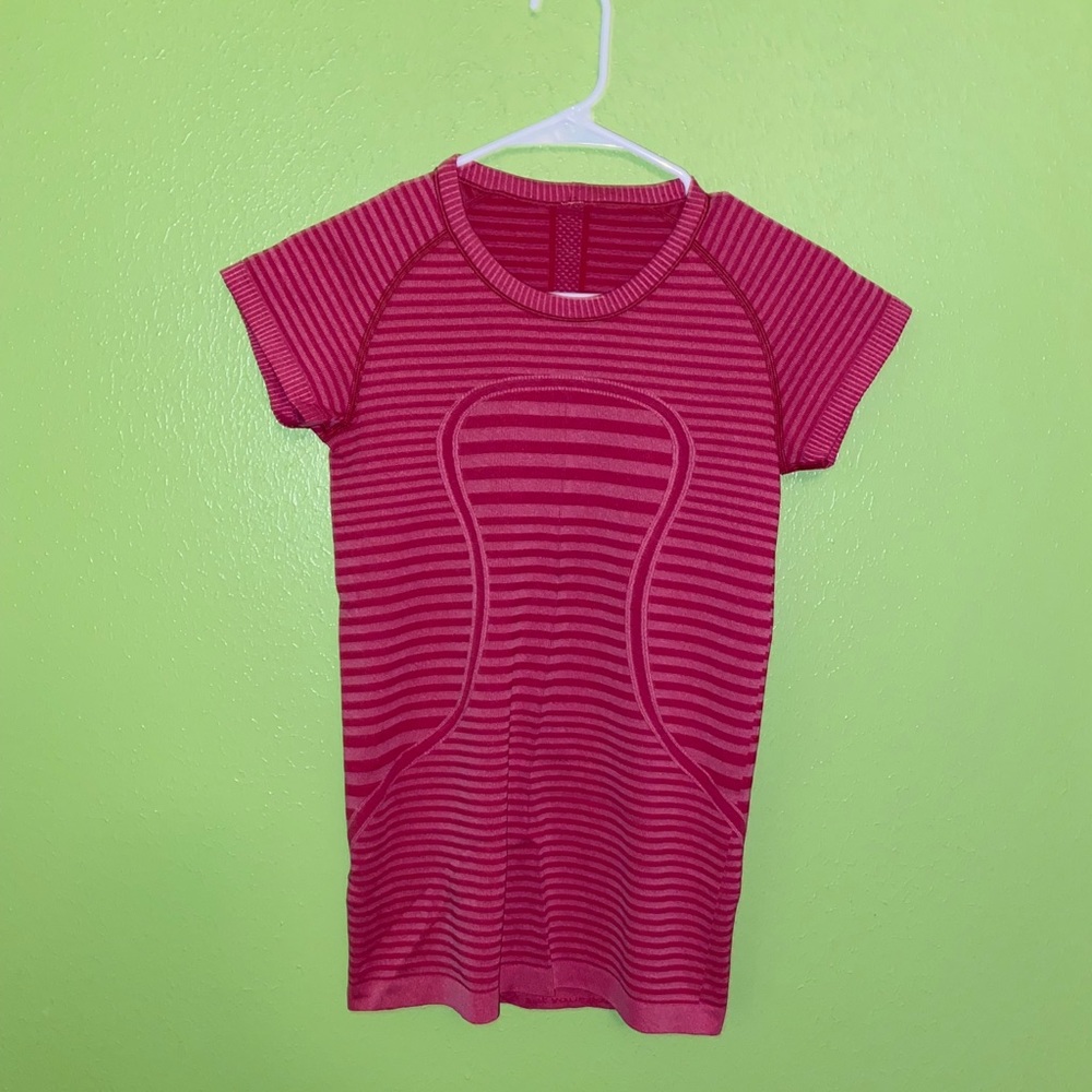 pink lululemon top